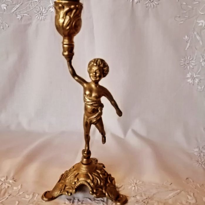 Месингов свещник и бижутера