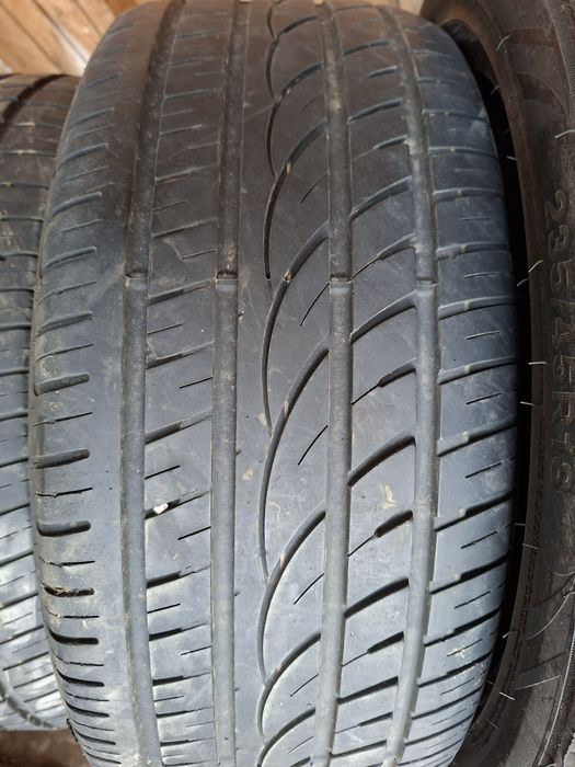 Продам шины 235/45/18 Китай