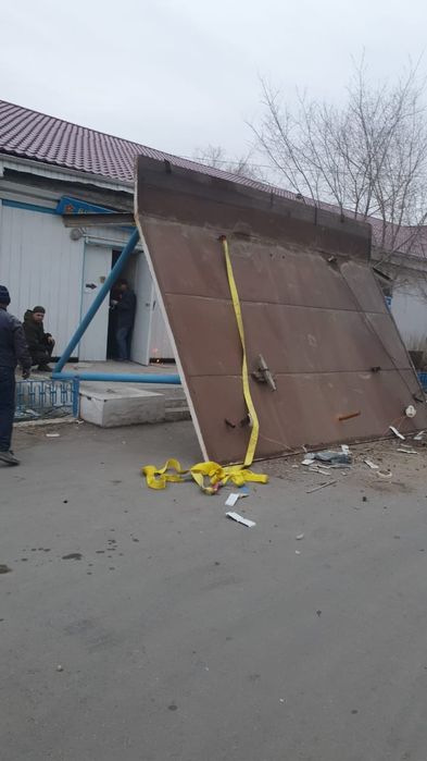 Продам навес металлический