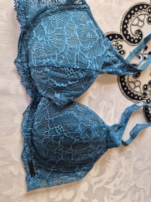 Calvin klein  сутиени от 70В до 80В