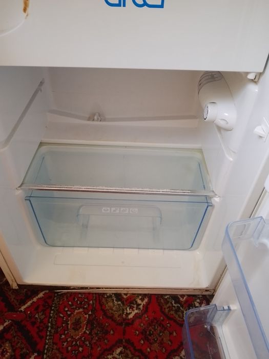 Ассалом алейкум холодильник сотилади холати яхши уста кормаган