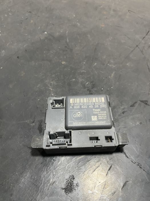 calculator Modul usa stanga fata Mercedes Sprinter W906 ~ A9068204026