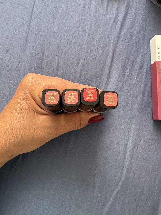 Cosmetice:rujuri,ser,fond de ten,