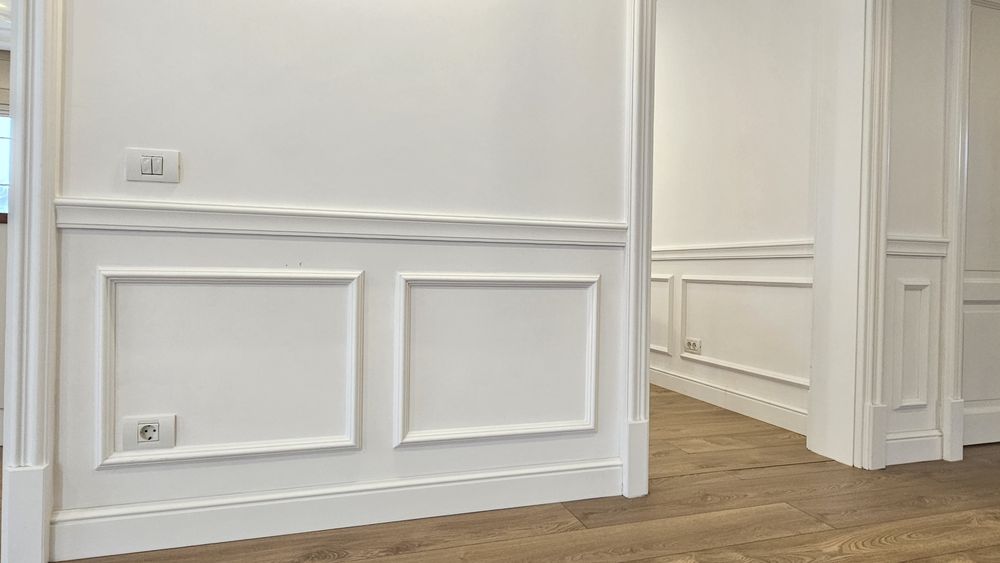 Montaj profile decorative, plinta parchet, cornise