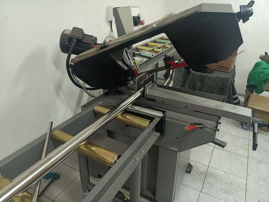 Ленточнопильный станок по металлу