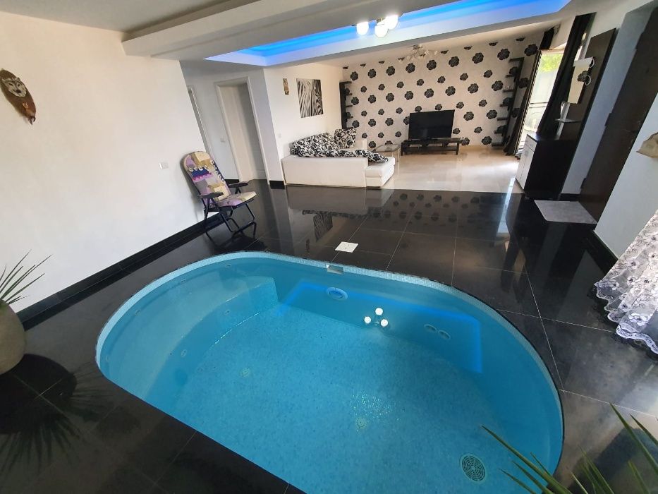 Vila petrecere de inchiriat, jacuzzi, sauna, piscina interioara