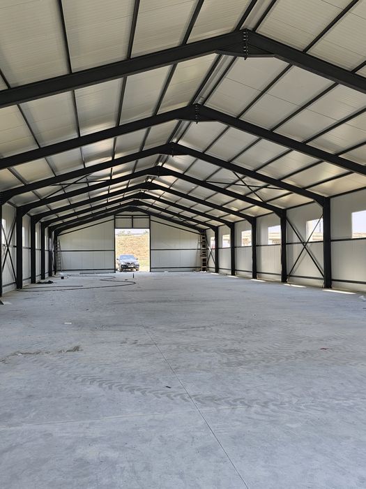 Vând hala metalica