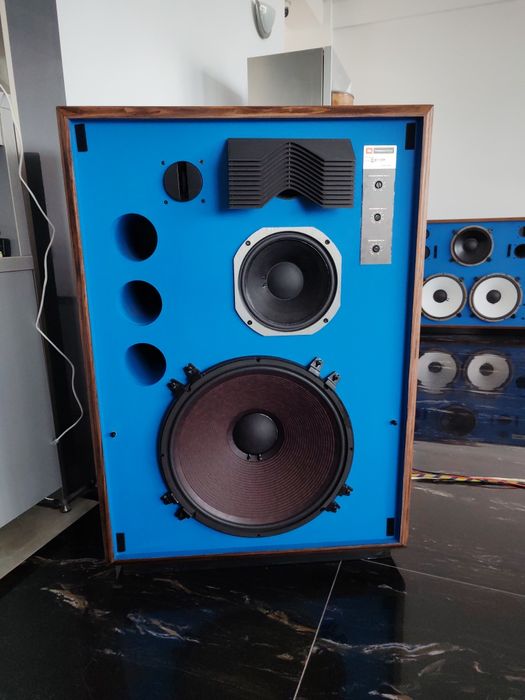 Amplificator putere, jbl l150