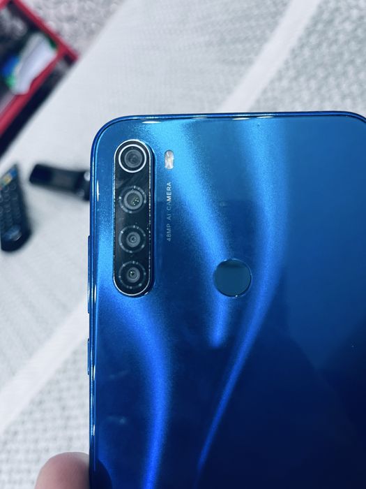 Продам телефон Redmi Note 8 4гб/64гб
