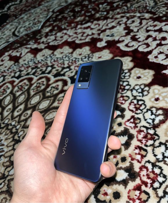 Vivo V 21 sotiladi