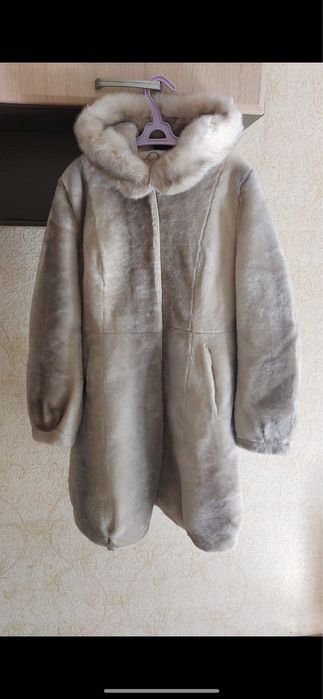 Шуба мутоновая, воротник норка