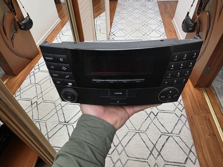 Продам bluetooth автомагнитолу на w211 original