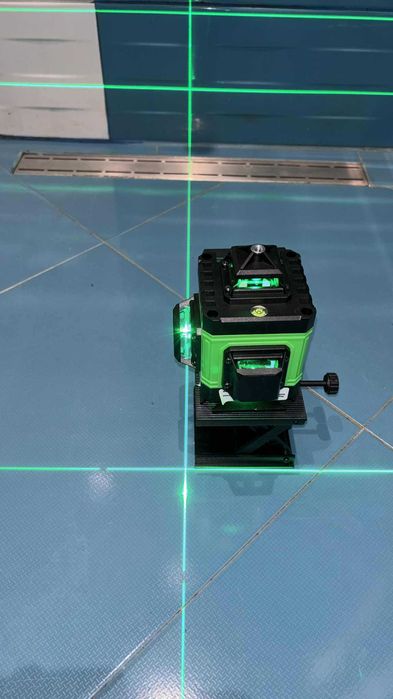 Професионален 4D лазерен нивелир 16 линии, самонивелиращ, дистанционно