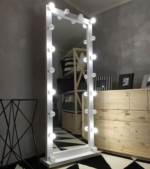 Зеркало с подсветкой на колесиках!