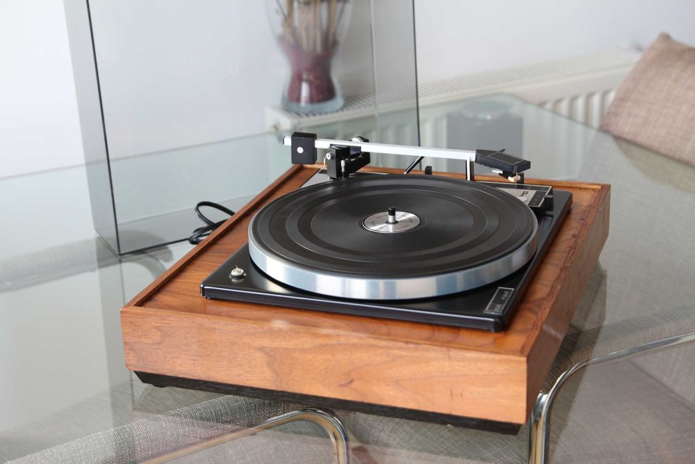 Pick-up englezesc automat BSR P144R din 1974 complet revizuit.