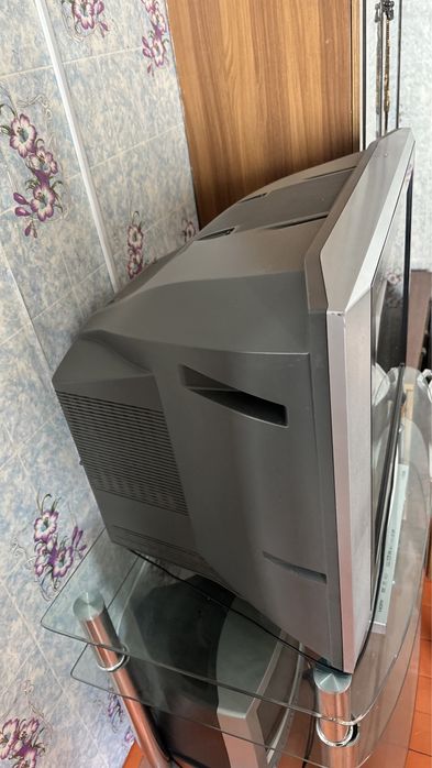 телевизор + 1 маленький ,panasonic рабочий , отдам вместе с dvd