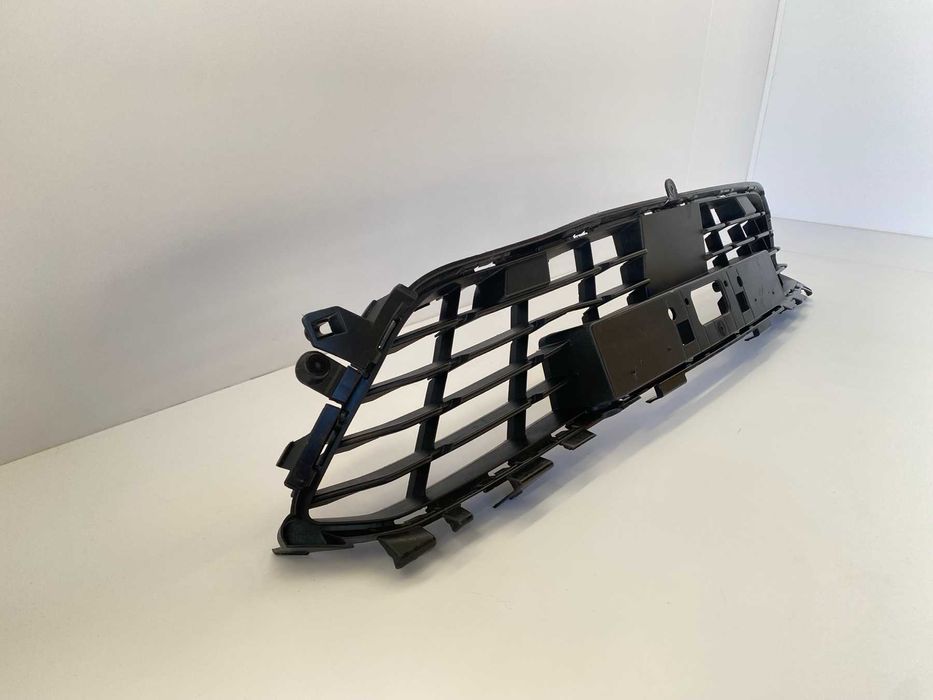 решетка предна броня Renault Clio V 2019-2023 г. #1045V.