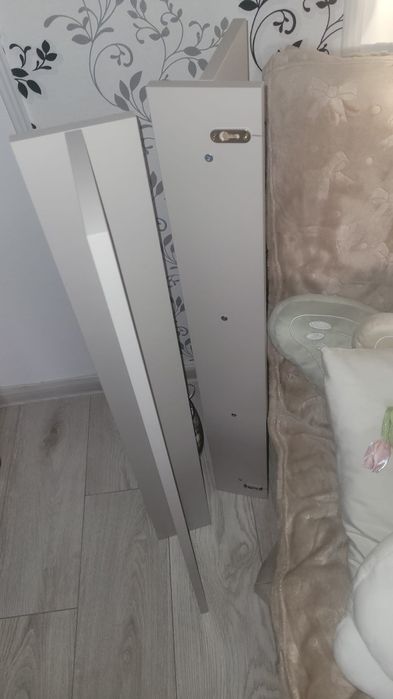 2 etajere mobila noi,doar in Botosani!