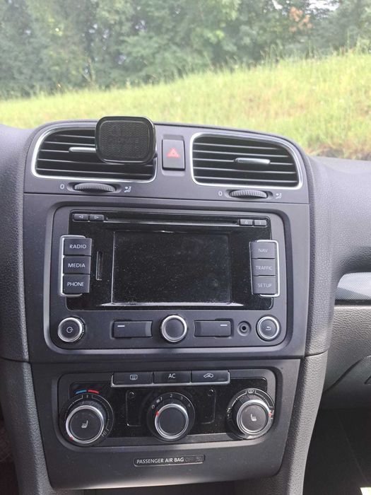 Vând Volkswagen Golf VI 1,6 TDI
