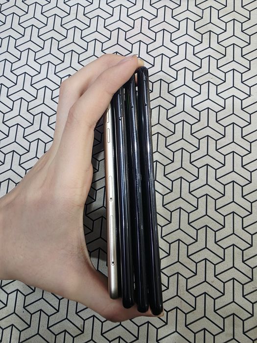 6 телефонов. 2 работающих