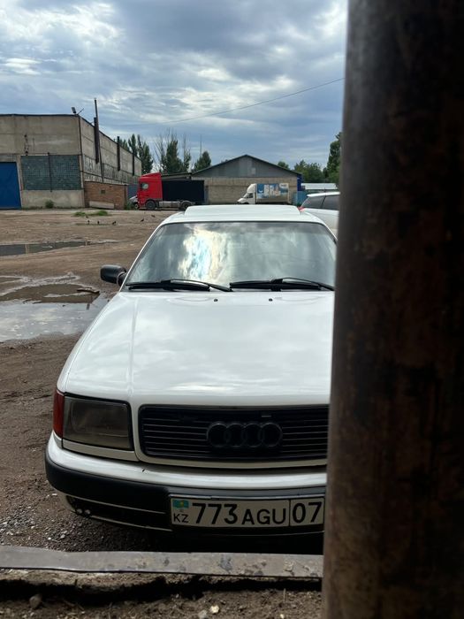 продам ауди 100 с4