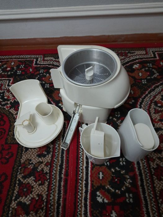 Xoladilnik sotiladi