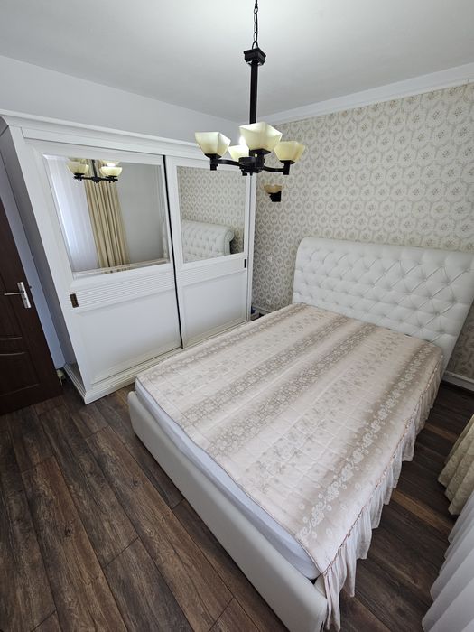 Casă de vanzare dublu front stradal