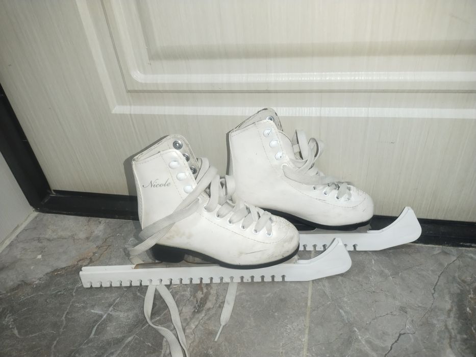 Продам коньки детские, для девочки