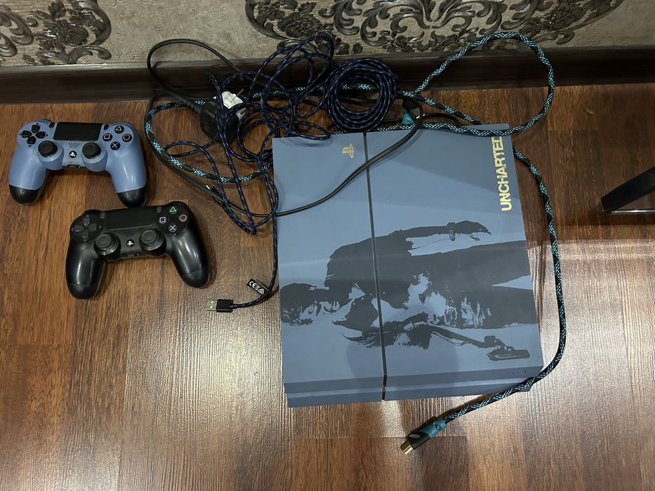 Продам Playstation 4 лимитированной версии