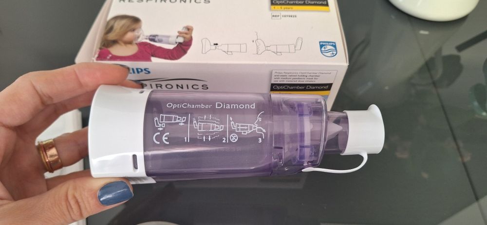 Aparat pentru aerosoli/Nebulizator portabil Omron MicroAir U100