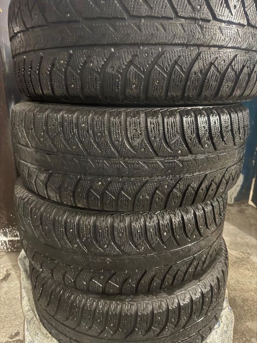 Продам шины б/у. В отличном состоянии