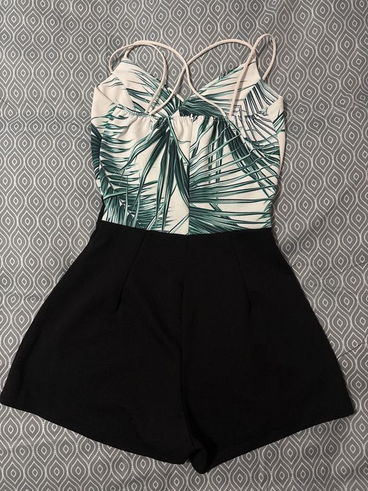 Къс гащеризон с подплънки и цип