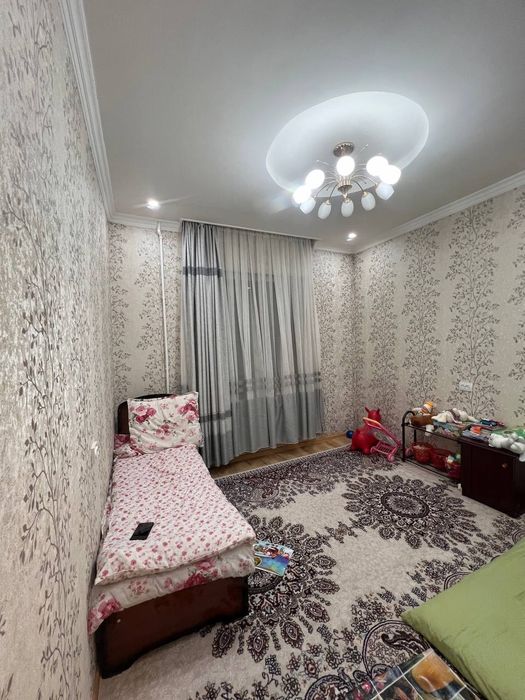 продается квартира на юунус абад 19 квартал 5 этаж ни дом 4 комна