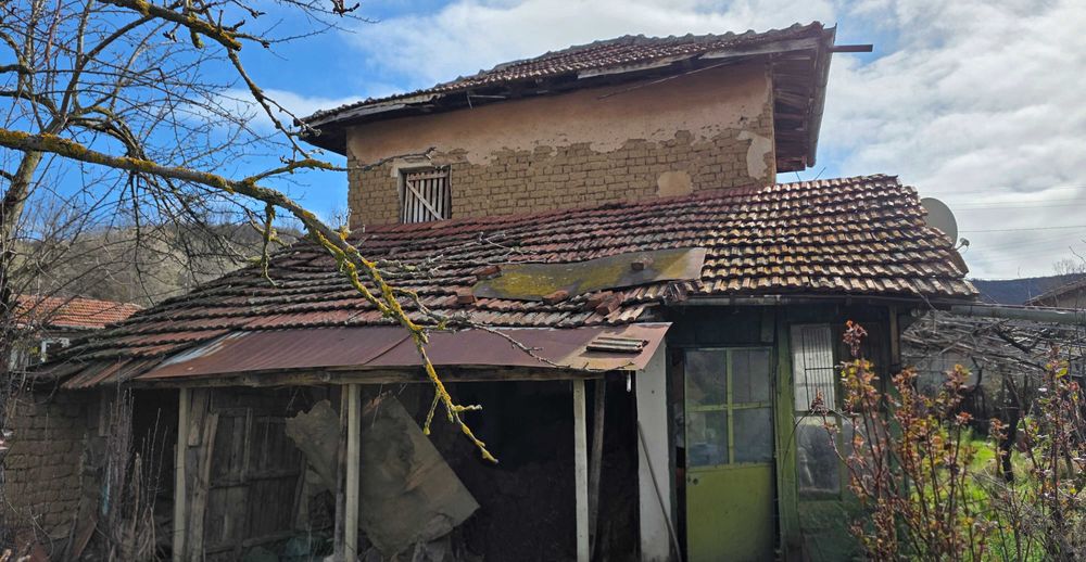 Продава КЪЩА област Ловеч, с. Смочан