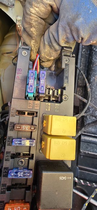 Теглич оригинален Tule Mercedes w203 комби. Два ключа.