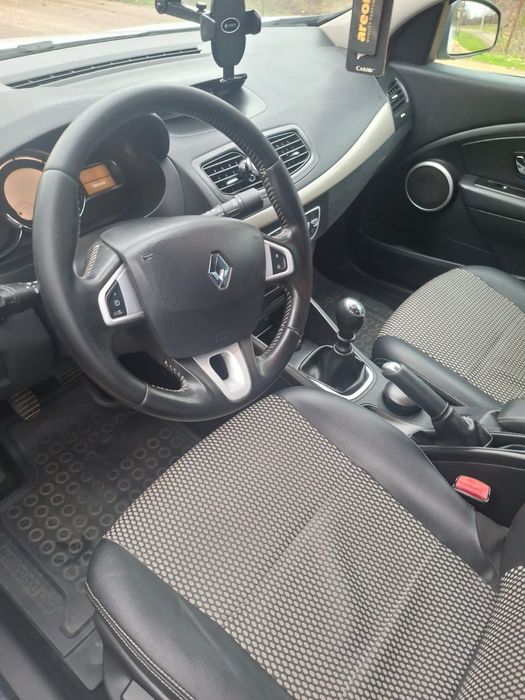 Vând Renault fluence 2013 1.5 dci