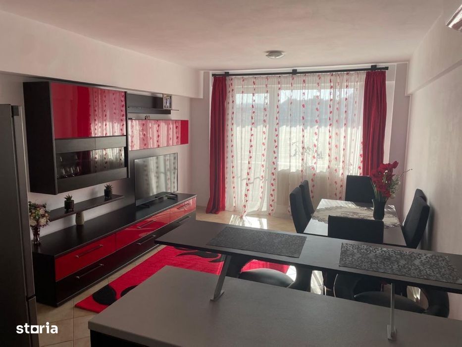 Vand apartament 3 camere, etaj intermediar, lift, 70 mp.