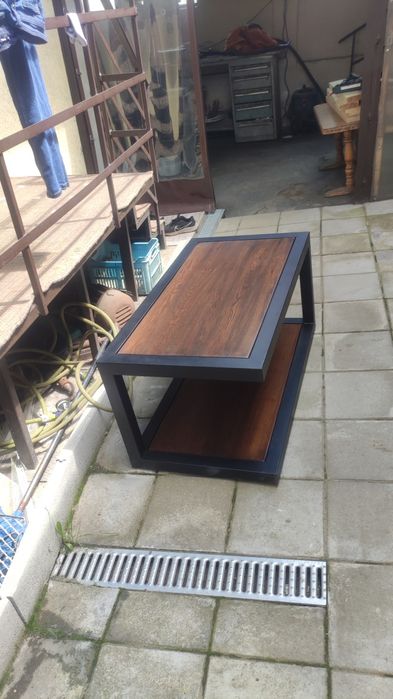 Холна маса от желязо и масив