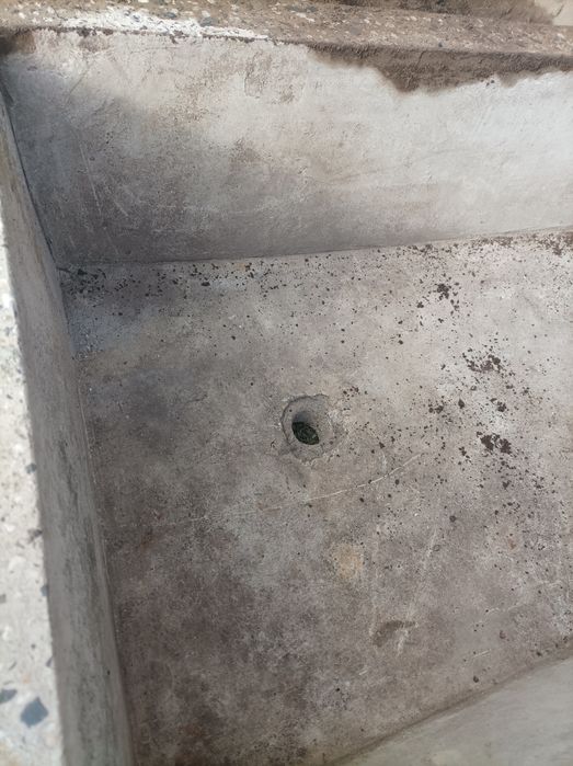 Циментово корито за чешма