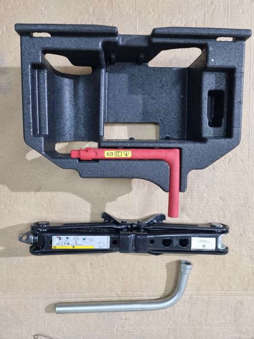 Audi A5 S5 B9,Преден капак, огледало, крик, високоговорители