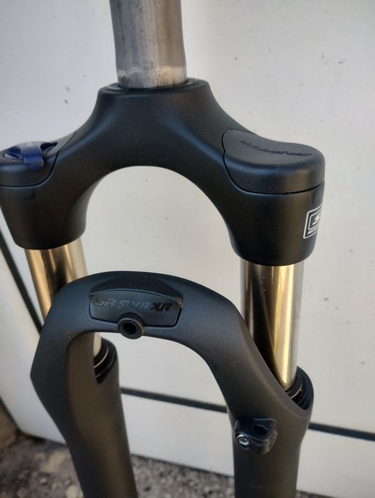 Нови вилки "Suntour"и"Rock Shox"