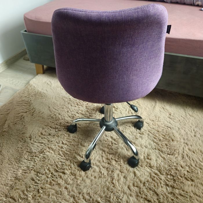 Vand scaun de birou.