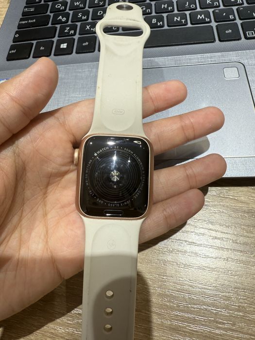 Продам apple watch SE эпл уотч