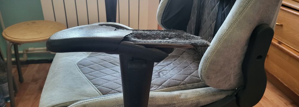 Продам игровое кресло