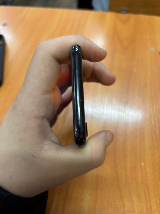 7 айфон, в рабочем состоянии