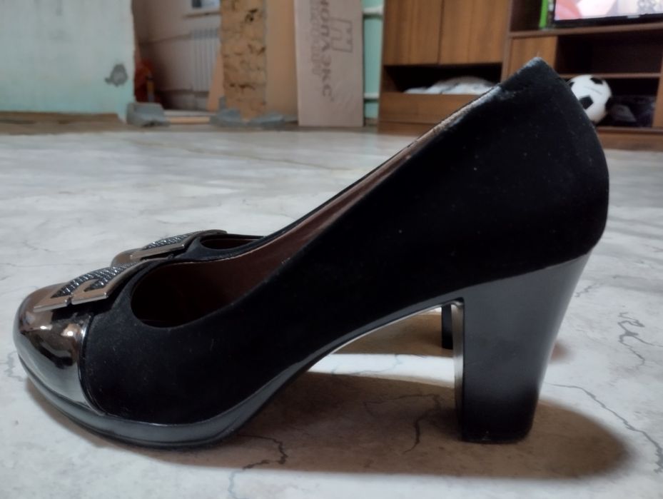 Продам туфли женские