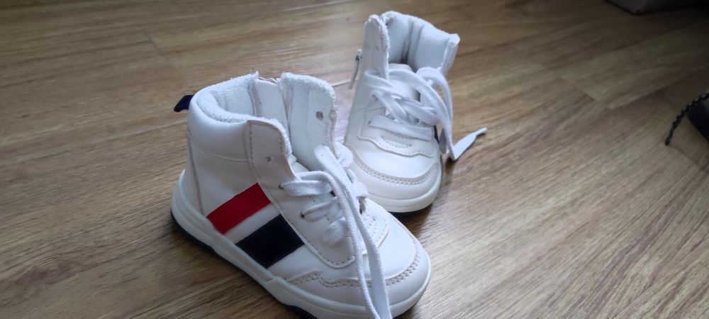 Încălțăminte băiat marime între 20 și 23