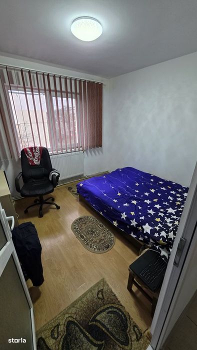 Vand ap cu 3 camere zona Posta 4 ( str. Borcea )