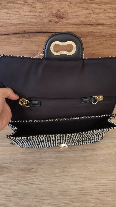 Малка чантичка през рамо