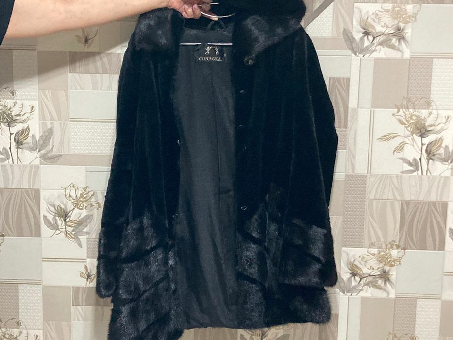 Продам дёшево  верхняя одежда